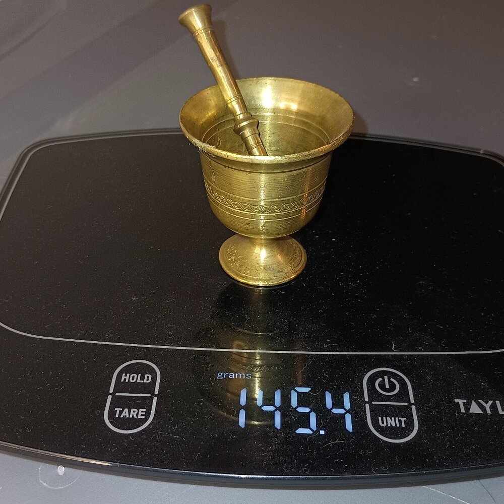 Vintage Brass Small Mortar with Decorative Trim & Pestle - Picture 9 of 9